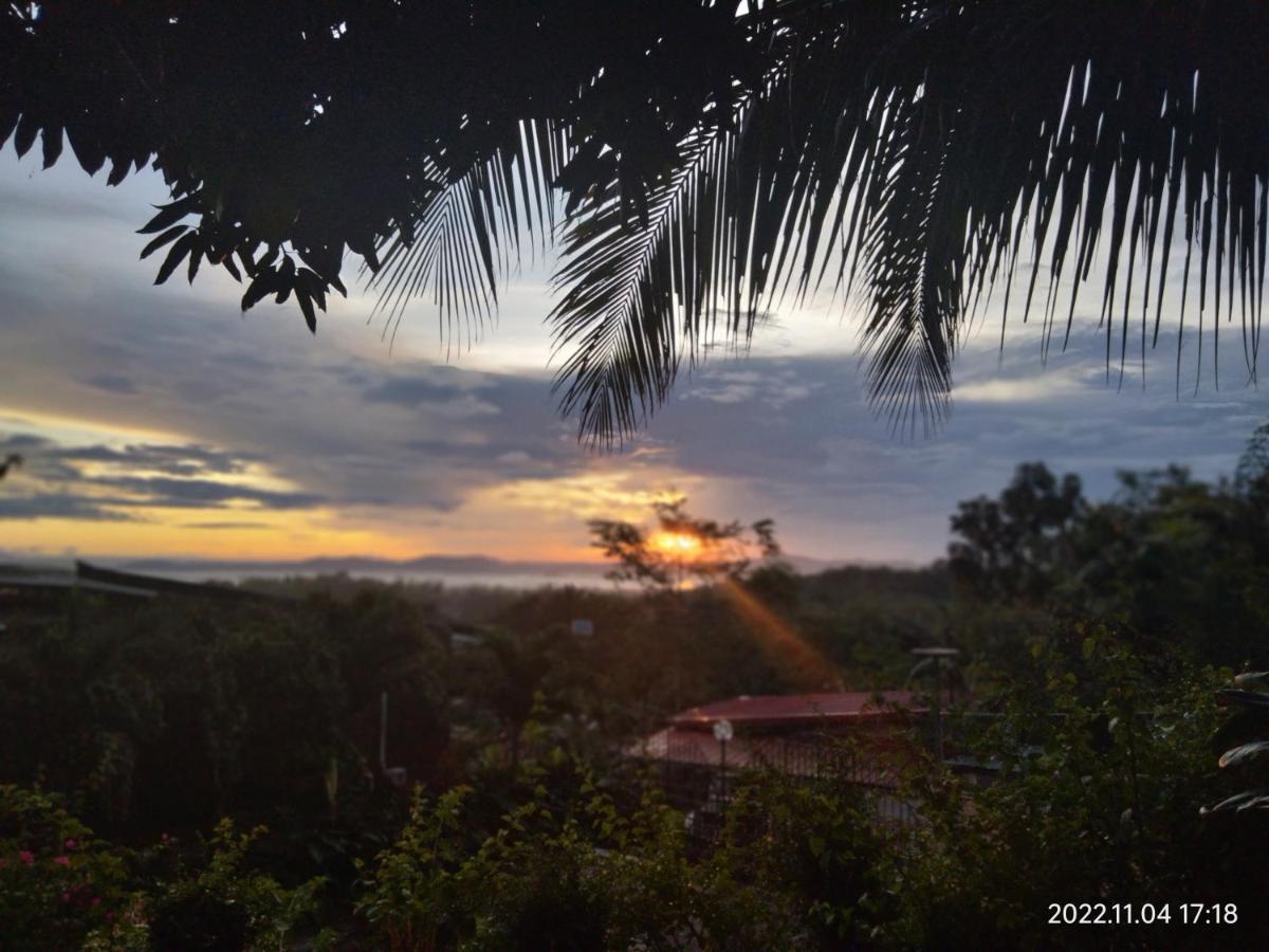 Отель Casa De Robles Tanay Rizal Экстерьер фото