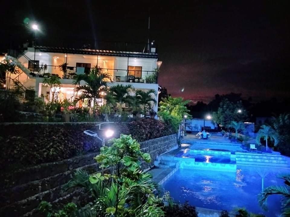 Отель Casa De Robles Tanay Rizal Экстерьер фото